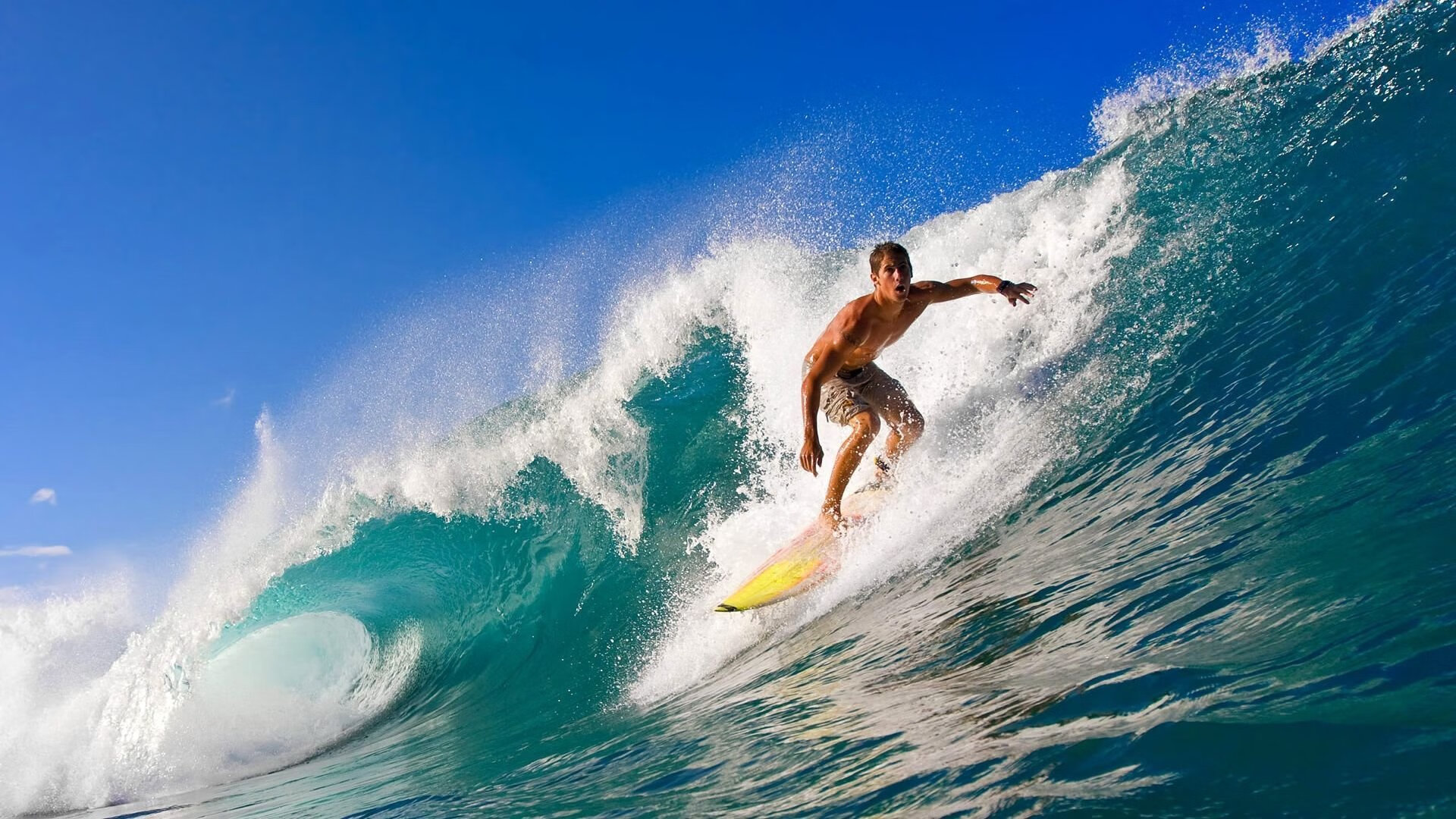 赛道上的独舞，加克波如何让F1街道赛之夜提前落幕