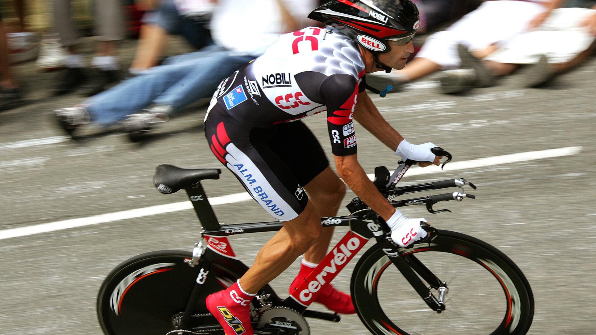 足球与赛道的交响，多特蒙德东瀛突围，佩德里驶入F1争冠快车道